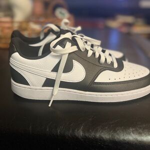 Nike Women’s Athletic Shoes in Black and White